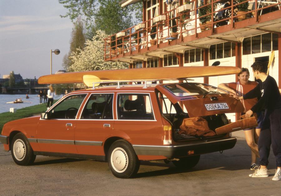  Opel Rekord Caravan 1982 года  (фото 3 из 5)